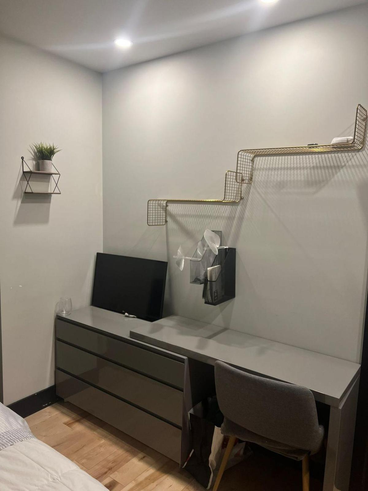 Private Room & Private Bathroom In Le Plateau Montreal Exterior photo