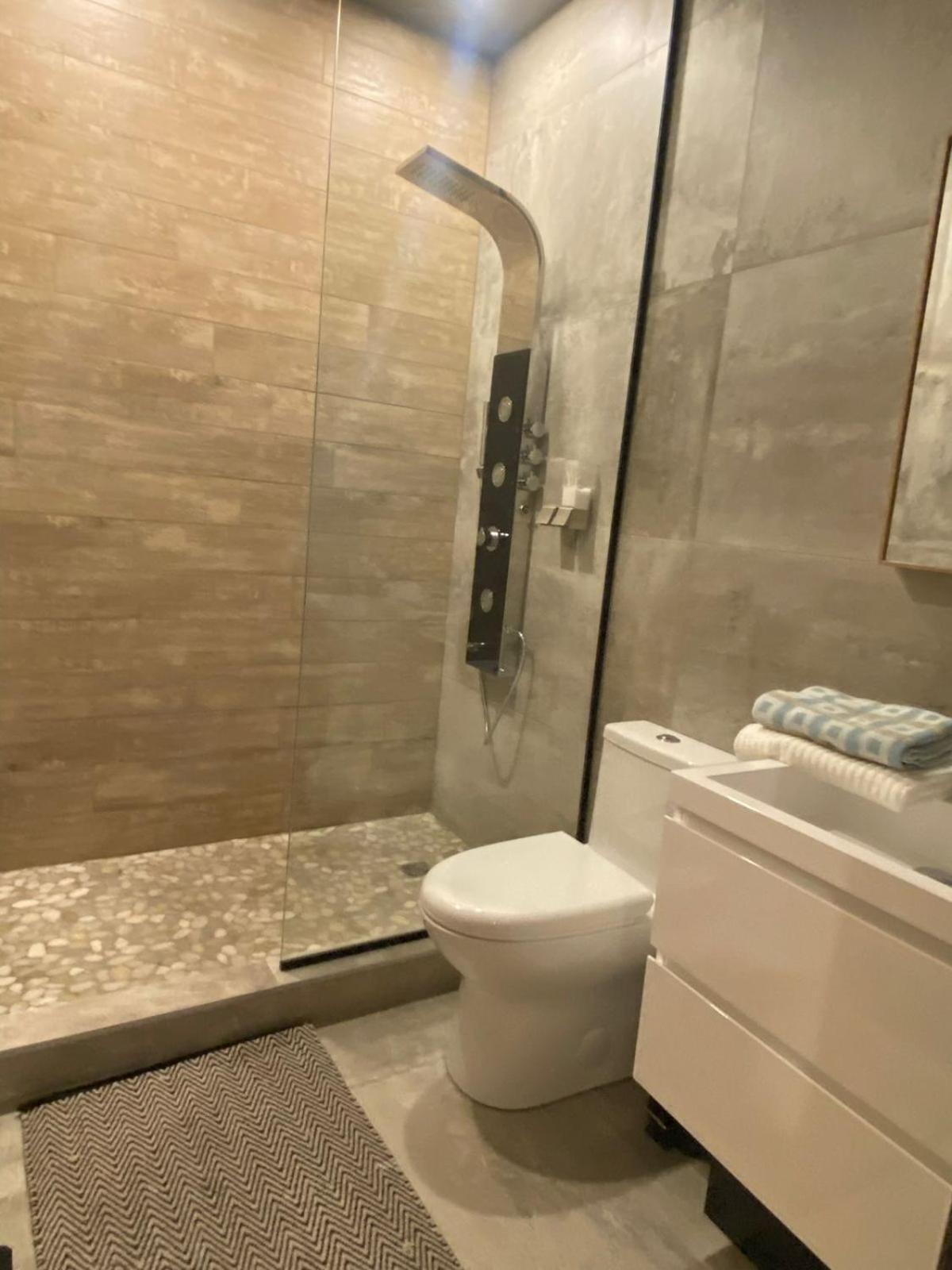 Private Room & Private Bathroom In Le Plateau Montreal Exterior photo